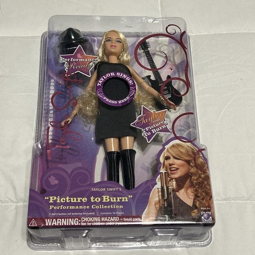 Taylor Swift Jakks Pacific Picture to Burn Performance Ready Doll Loose Comb - Picture 2 of 12
