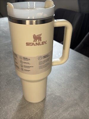 Stanley Quencher H2.0 Flowstate 40oz/1.18 l Becher mit Strohhalm und Box WEISS 