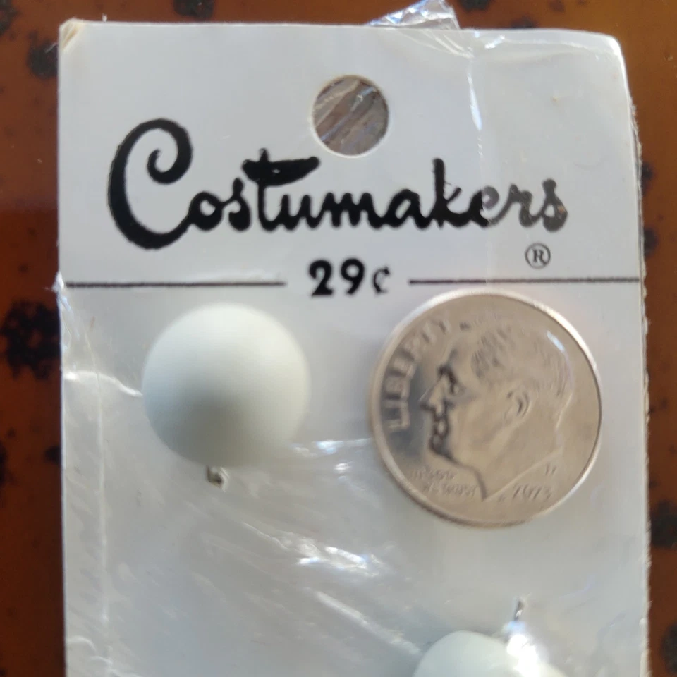 Vintage Ivory White Ball Buttons Bakelite? 4 Cards NOS - Image 4 of 4