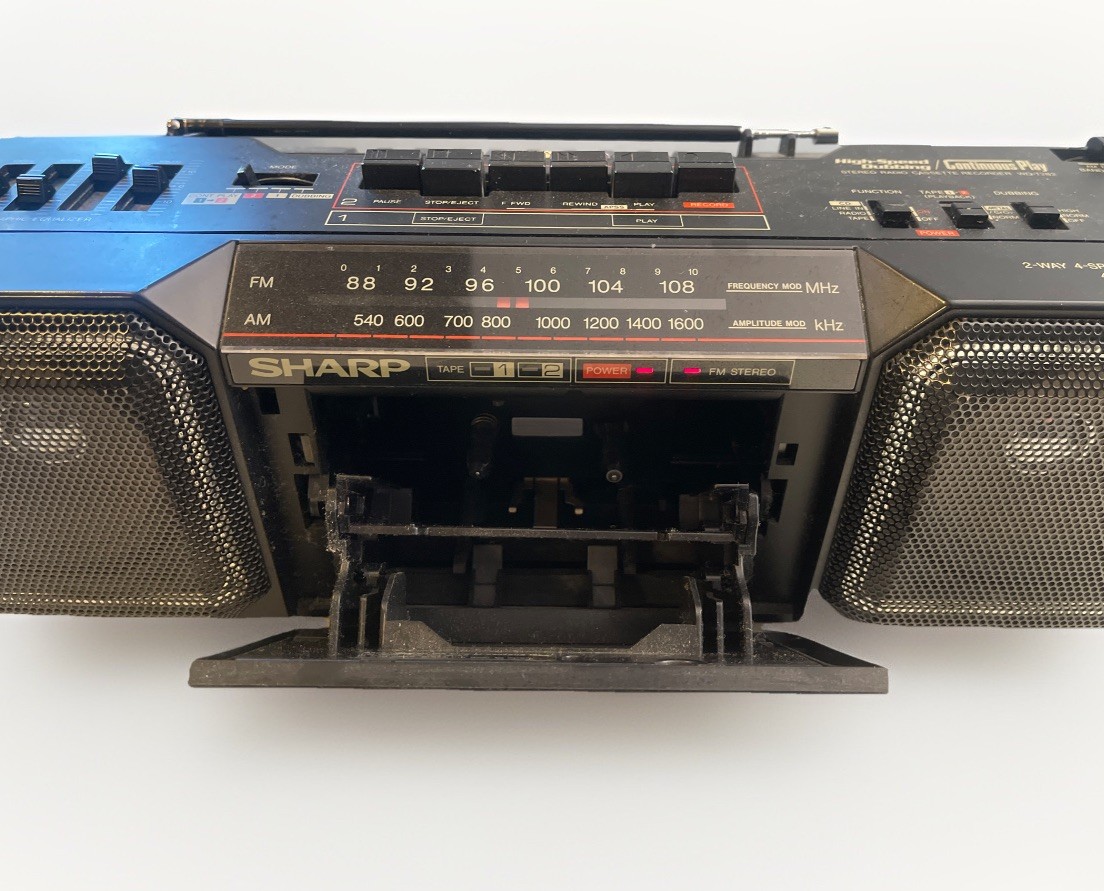 Rare Vintage Sharp WQ-T282 Continuous Play Stereo Radio Cassette
