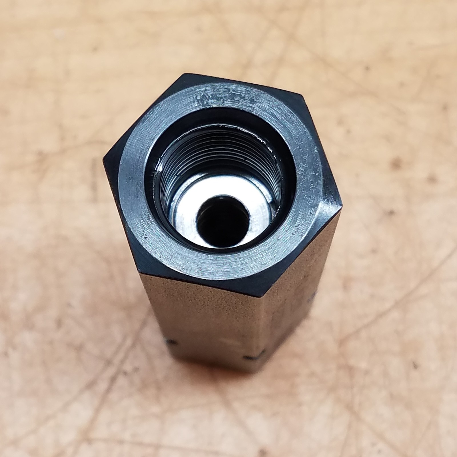 DMIC CVH050375S Check Valve, 3/8", #6 SAE, 10000PSI - NEW