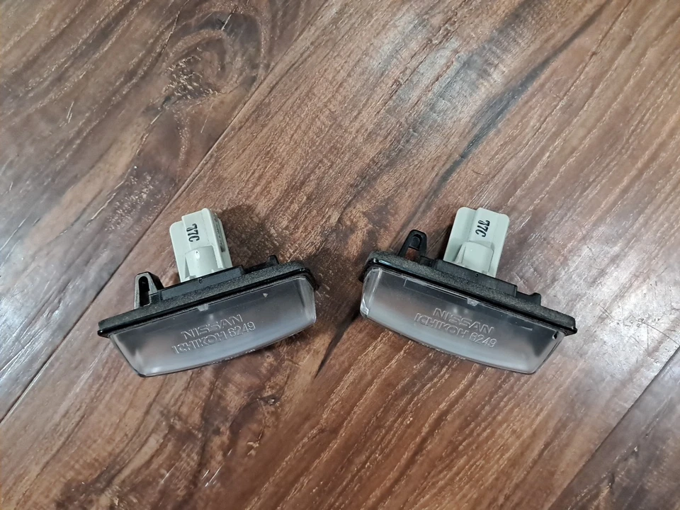 2013-2016 Nissan Pathfinder & Other Models Rear Trunk License Plate Light - Image 2 of 4