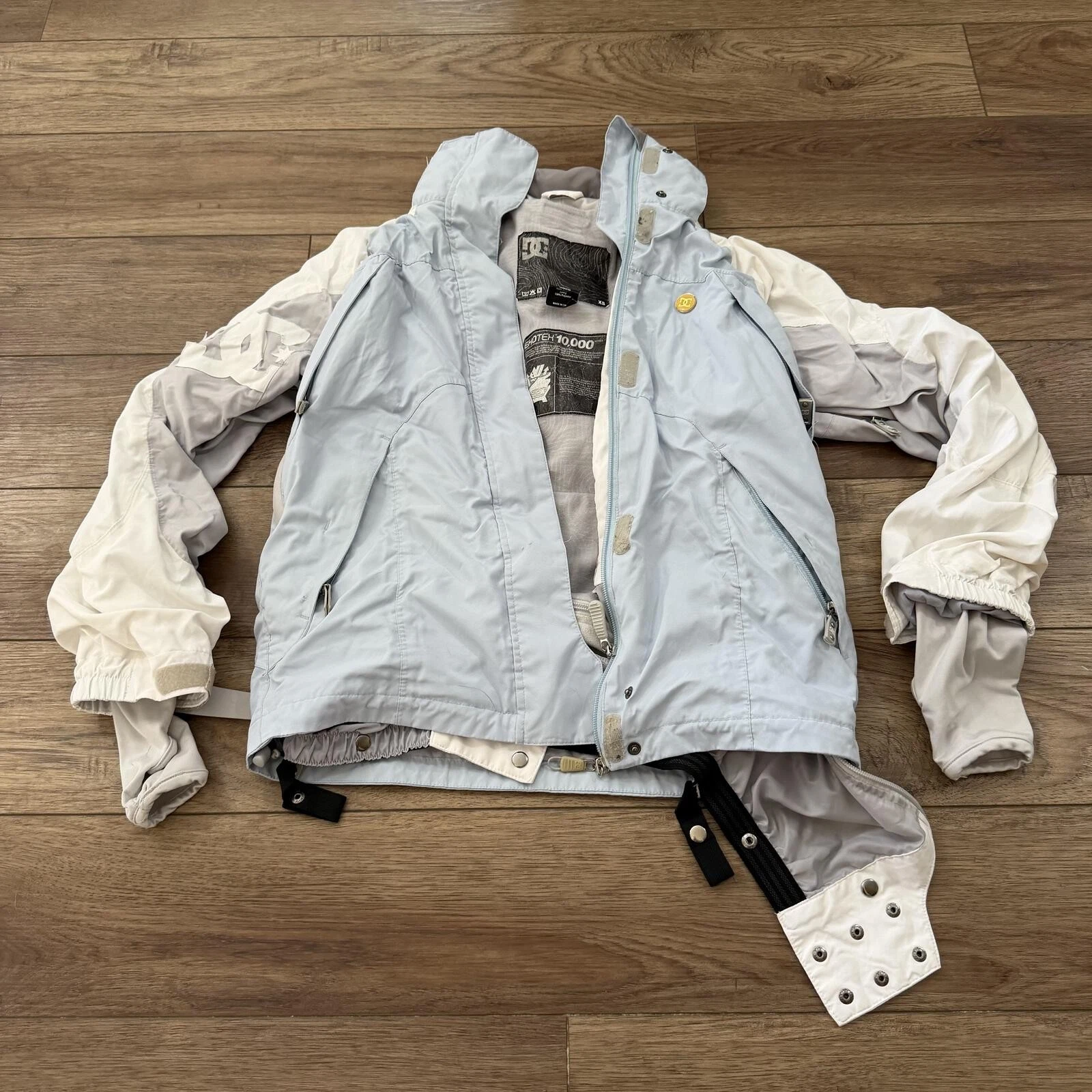 DC Shoes Exotex 10,000 Ski Snow Jacket Size XS Vintage Y2k
Opens in a new window or tab