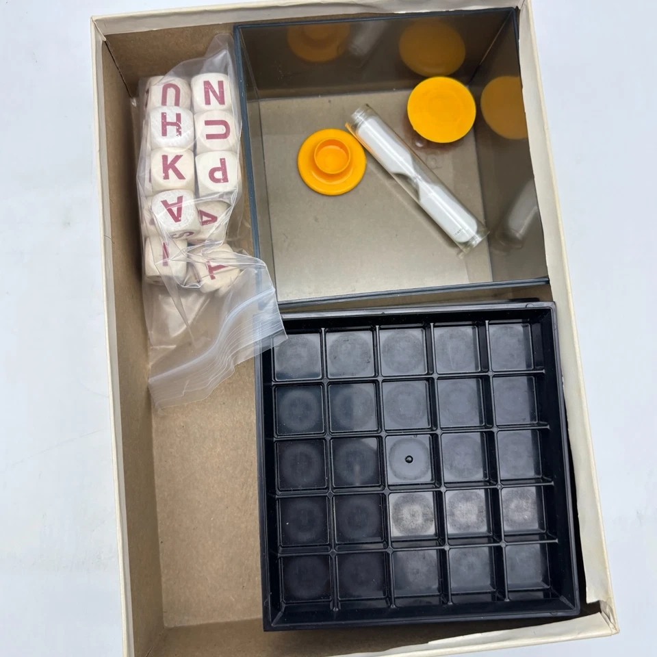 VINTAGE Big Boggle COMPLETE Parker Brothers 1979 Word Twister Game 3 Minute - Image 4 of 4