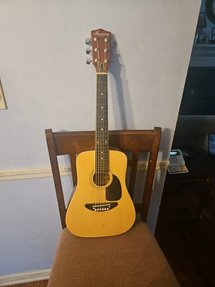 Guitarra Harmony.  Foto 2 de 4