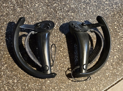 Valve Index Knuckles Controllers