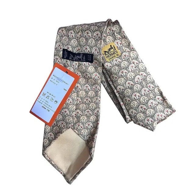 Hermès Silk Tie with Flower Pattern - Brand New