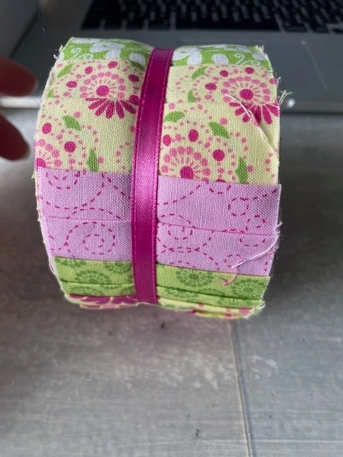 NWT Fabric Palette Jelly Roll Flutterby Lime Green Pink 20pc 2.5"x42" - Image 2 of 4