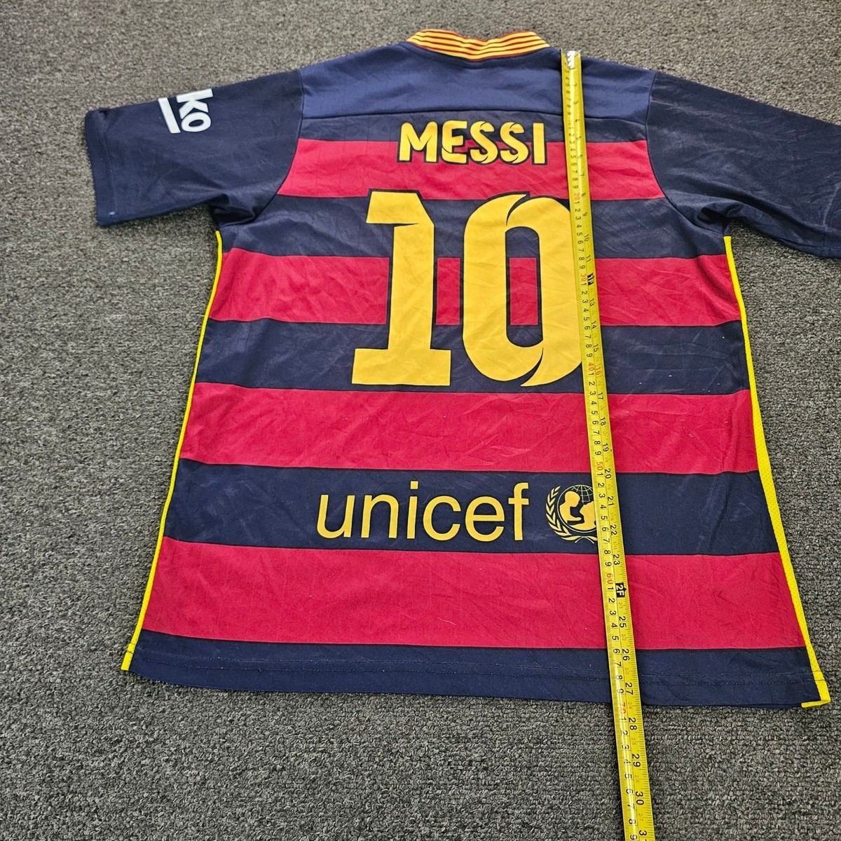 FC Barcelona Messi 10 Soccer Jersey Mens Medium Red Blue Qatar
