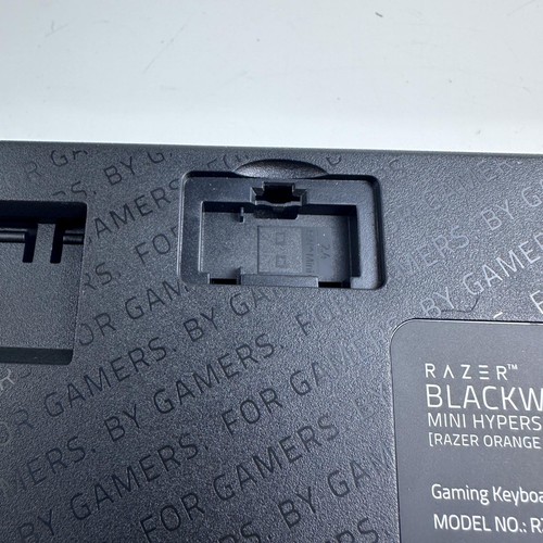 Razer BlackWidow V4 Mini HyperSpeed Wireless Gaming Keyboard, Orange Switches - Picture 11 of 13