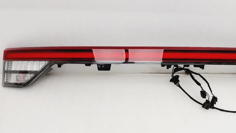 Barra refletora de lanterna traseira interna central Lincoln Aviator 2020-2024 LC5B13B433BG - Imagem 3 de 4