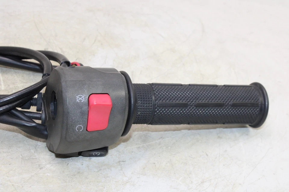 Kawasaki Ninja 250R Ex250F 2007 fabricante de equipos originales clip derecho en el mango interruptor de arranque apagado Foto 2 de 4