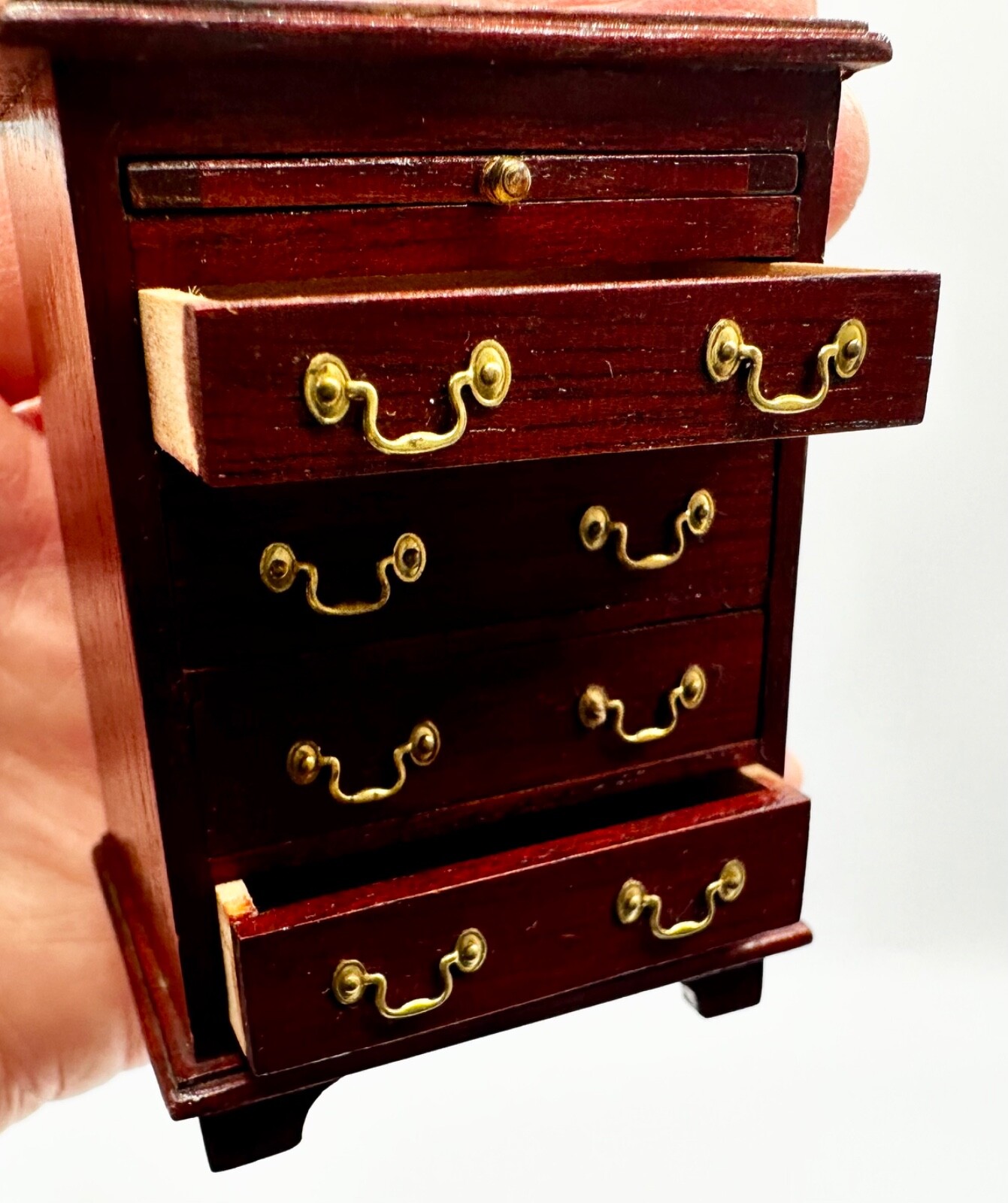 Dolls house miniature 1:12 ARTISAN chest of drawers by ROY SHERWOOD 1990