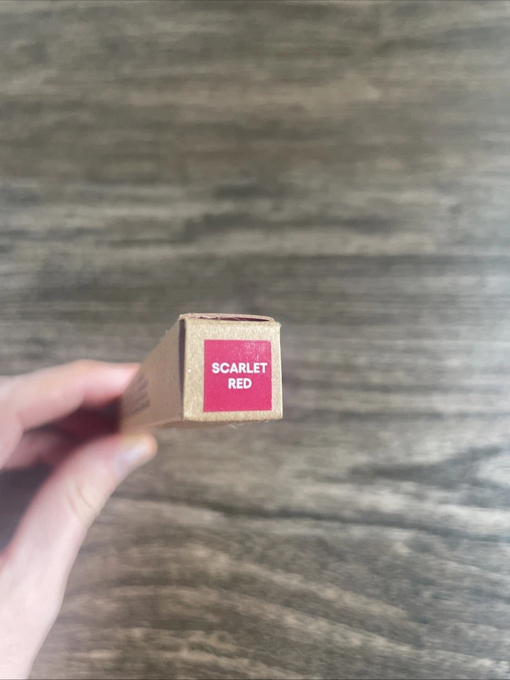 GXVE By Gwen Stefani Anaheim Line Clean Waterproof Lip Liner SCARLET RED+FREE🎁 - Image 4 of 4