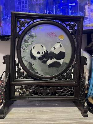 Chinese Rotate Table Screen With Pandas 