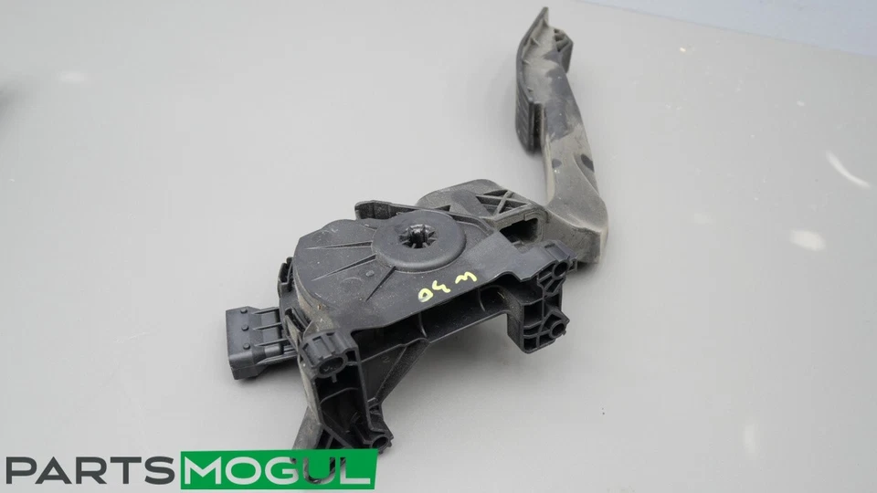 2018 FIAT 500X 4-DOOR GAS PEDAL ACCELERATOR THROTTLE SENSOR 51980266 OEM - Image 2 of 4