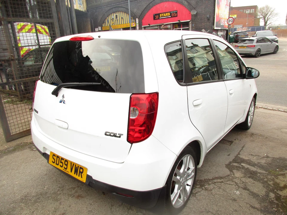 2009 (09) MITSUBISHI COLT 1.3 CZ2 , AUTOMATIC  , LOW MILES , CAZ & ULEZ EXEMPT - Image 4 of 4