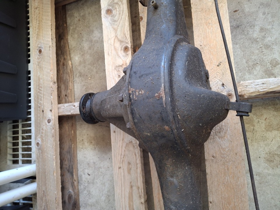 1964 Austin Healey 3000 Rear End Axle Differential Leaf Springs & Brake ...