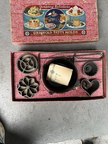 RARE 7 pc GRISWOLD Patty Molds SET Antique Vtg Cast Iron Set in Original Box
