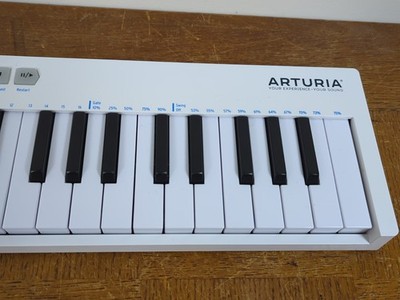Arturia KeyStep 32-Key MIDI Keyboard Controller Sequencer White w