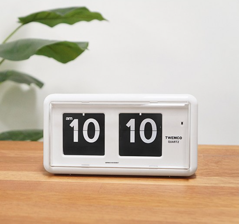 TWEMCO QT-30 - The Ultimate Retro Flip Clock for Desk & Wall Use
