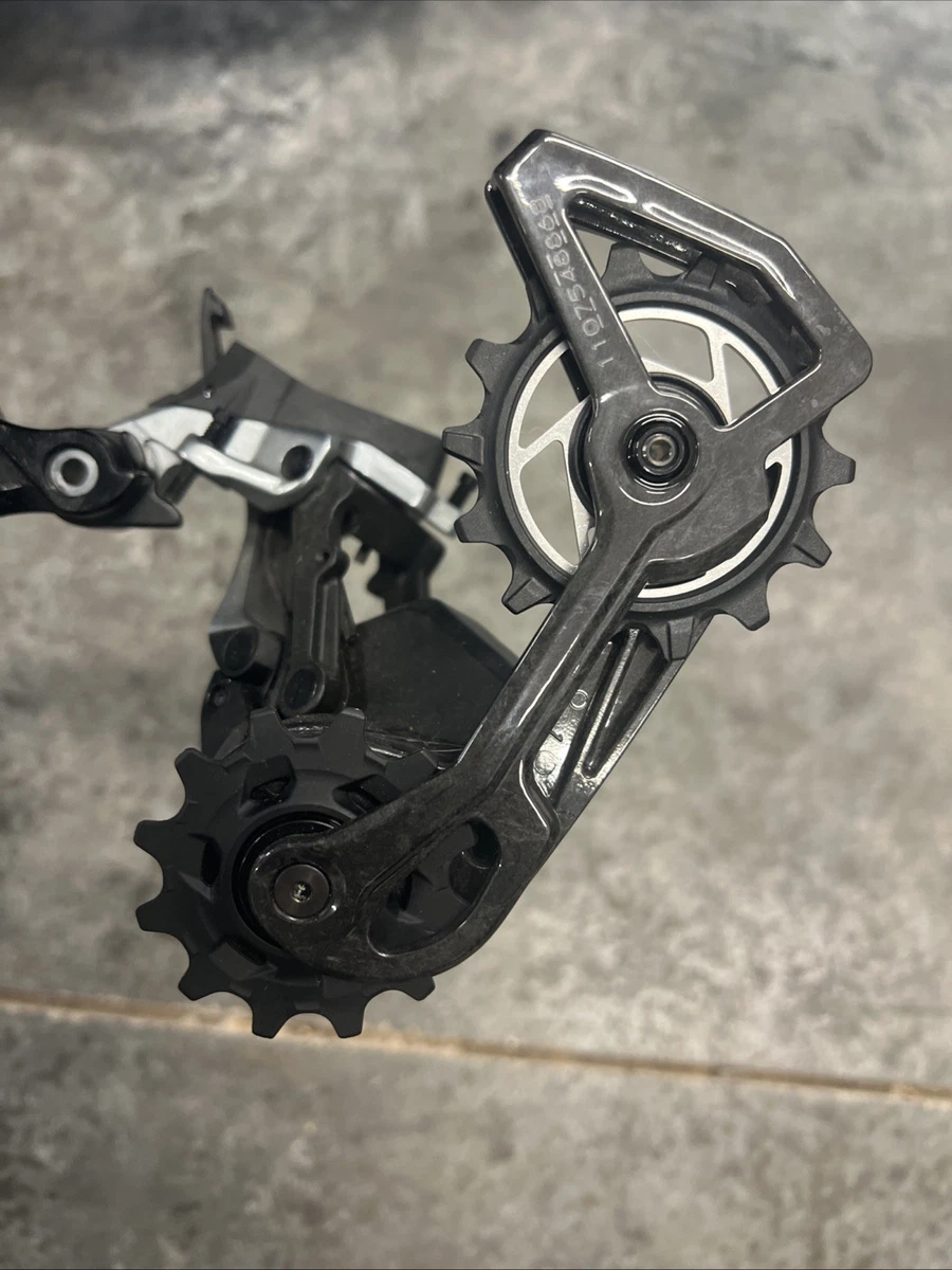 Dérailleur arrière chape moyenne Sram Red Max 32T