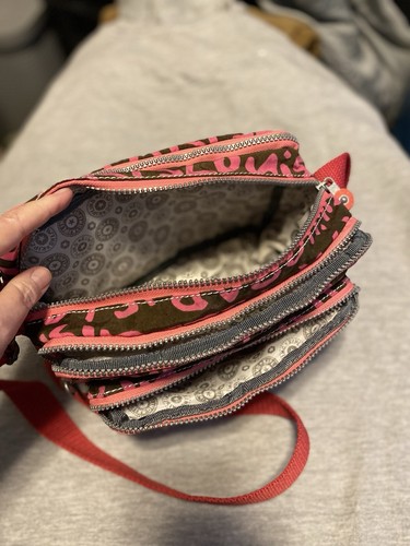 Kipling Messenger Travel Crossbody Bag passport Pinks Brown 7 Pockets - Picture 10 of 18