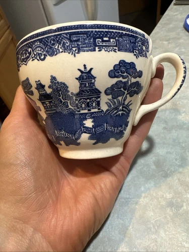 Vintage JOHNSON BROS (Brothers) White & Blue Willow Teacup Cup Mug