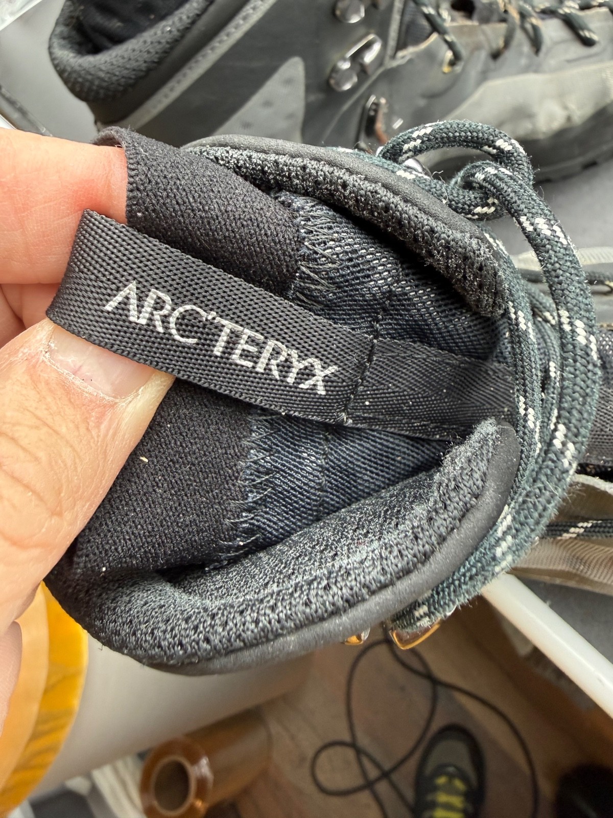 Arc’teryx Bora Mid GTX GORE-TEX Hiking Boots Size 10 US 9.5 UK  Men’s Black Gray thumbnail 7
