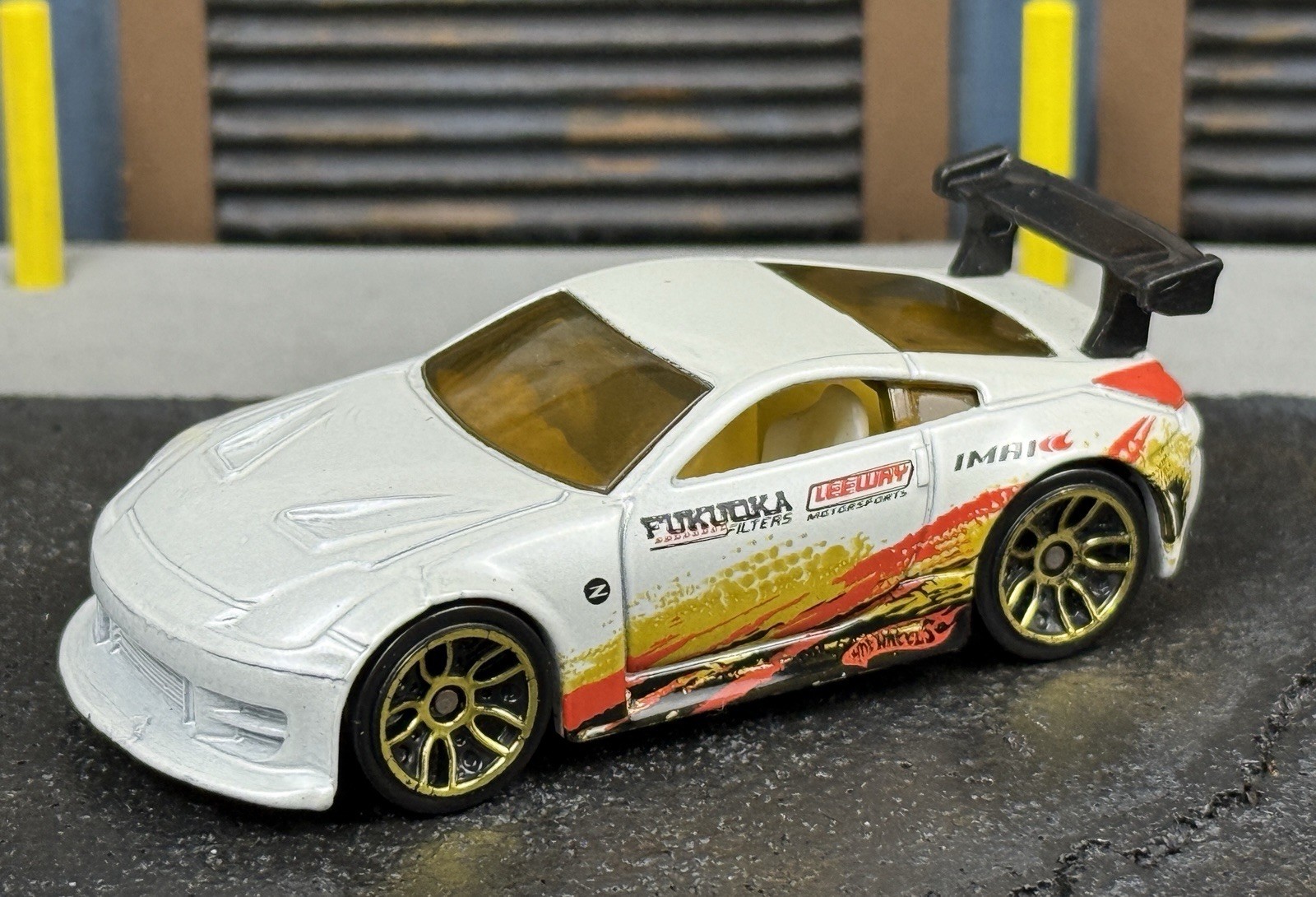 Hot Wheels Nissan 350z #112 2011 Nightburnez 2/10 White Excellent Cond