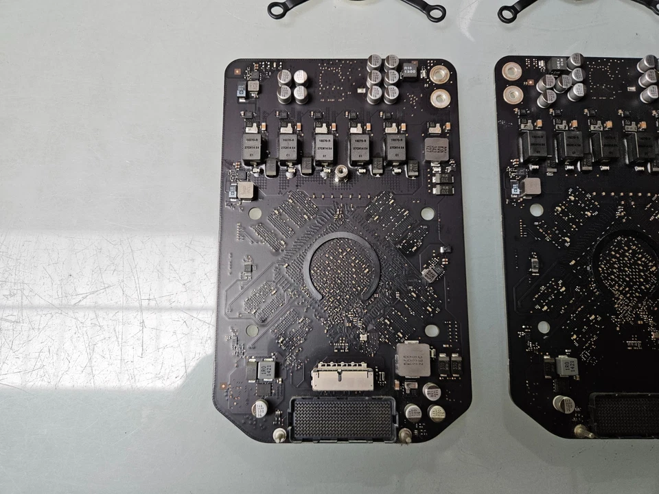 Matched Pair of AMD FirePro D300 2GB Video Card A & B For Mac Pro A1481 + Mount - Image 2 of 4