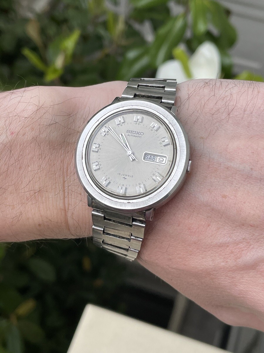 Seiko 7006-8070 Automatic Steel Bracelet Wristwatch 1970s UFO