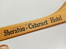 Vtg WOOD COAT CLOTHES HANGER SHERATON CATARACT HOTEL SIOUX FALLS So DAKOTA 17"