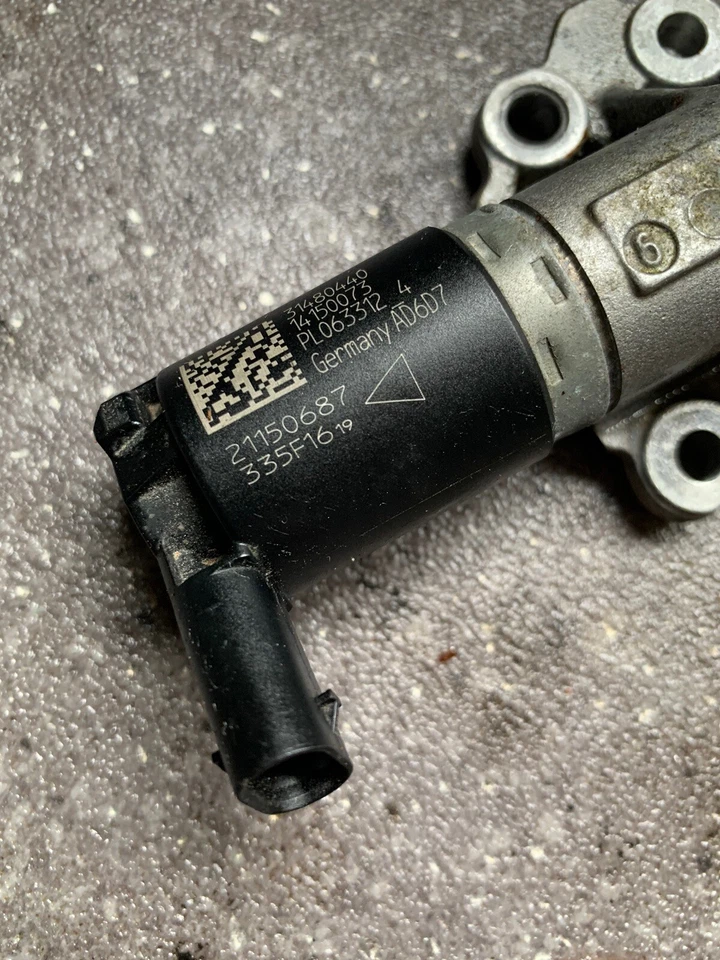 Lado de escape solenoide VVT Volvo 1.5 T3 150 CV 31480440 V40 XC40 V60 S60 B4154T4 Foto 2 de 3