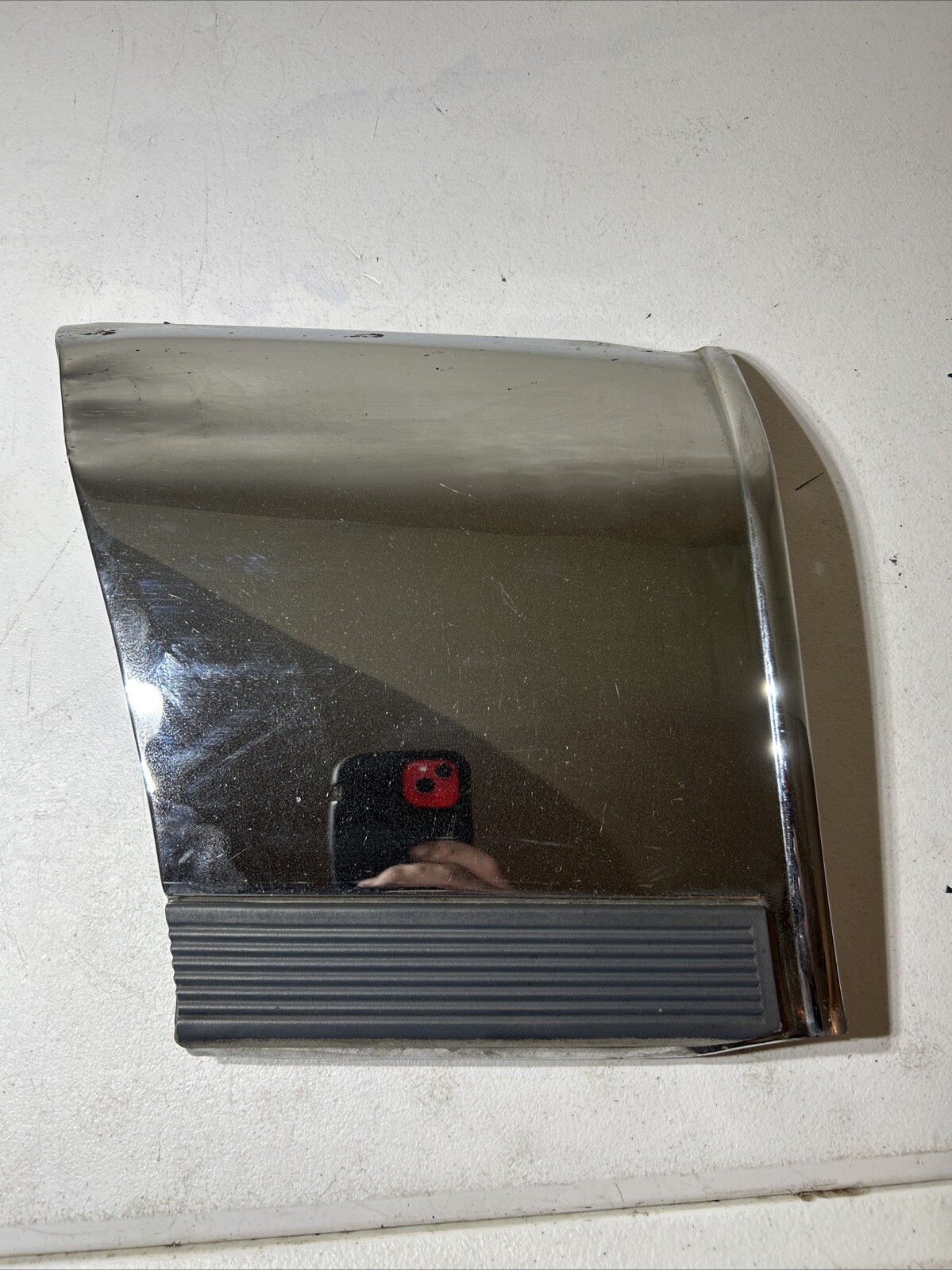 Cadillac Fleetwood 1993-1996 Driver Left Front Fender Chrome Trim Molding OEM