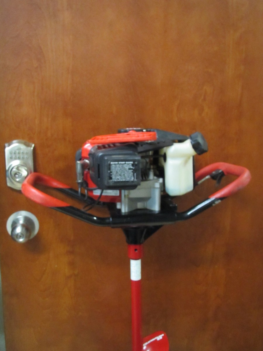 Eskimo in M51 51 CC Gas Power Ice Fishing Hole Digging Ice Auger