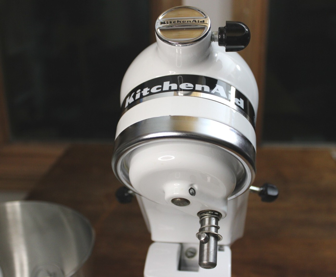 KitchenAid Classic Series 4.5 Quart TiltHead Stand Mixer White