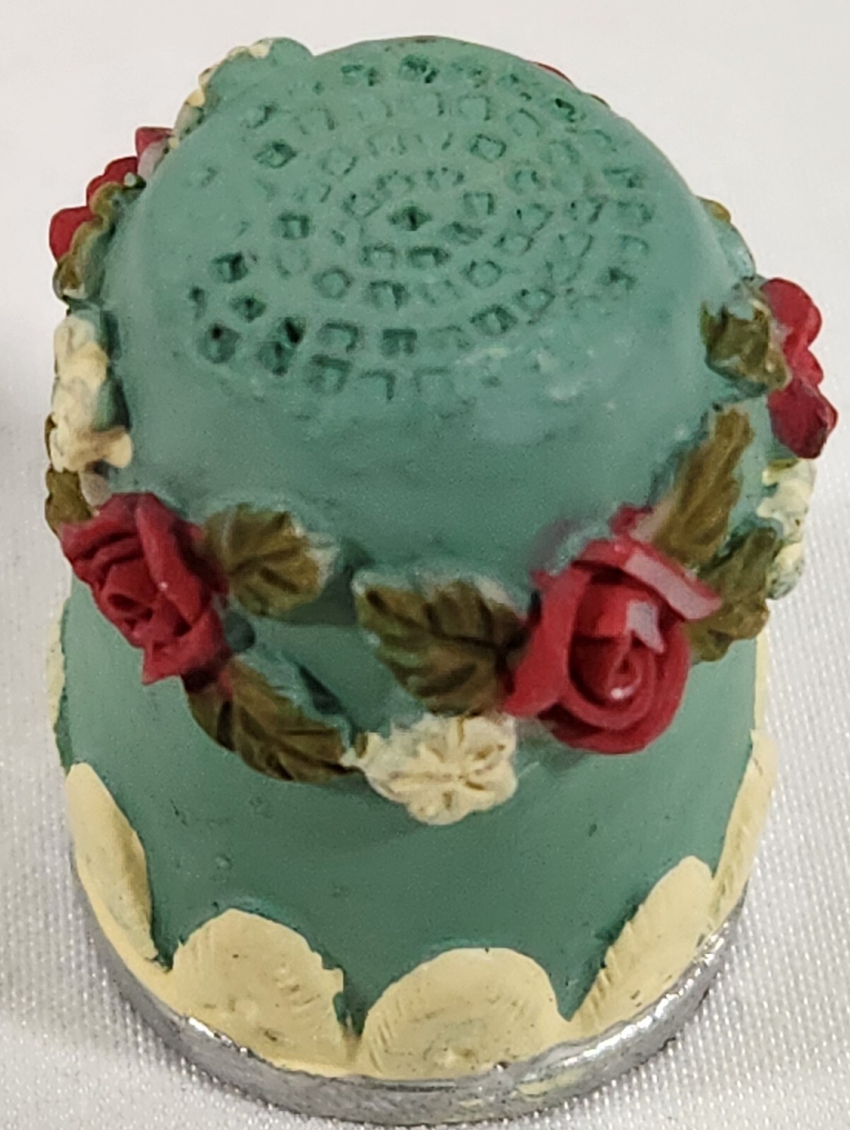 Vintage Rose/Floral 3D Signed D.Z.95 Porcelain Thimble