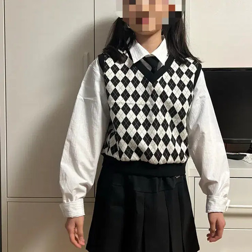 Junior Size 17 Girls Pleated Skirt With Inner Shorts Pre-Owned Official