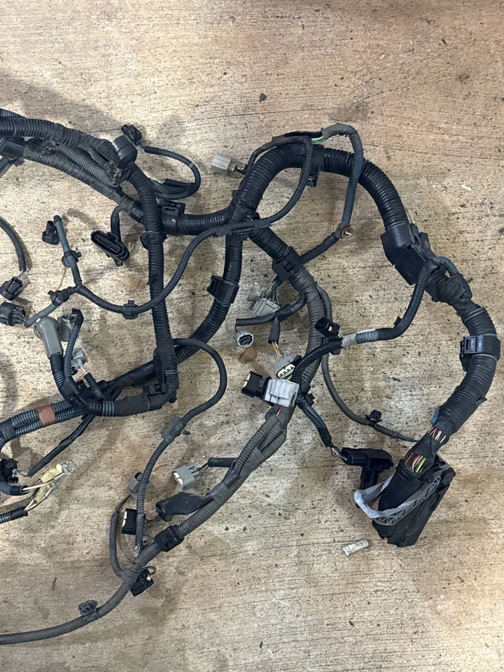Chicote de fios do motor Toyota Corolla 1.8L 2014-2015 82121-0Z420 fabricante de equipamento original CVT - Imagem 4 de 4