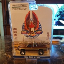 Greenlight Fall Guy Stuntman Assoc 1982 GMC K-2500 Sierra Grande 1/64