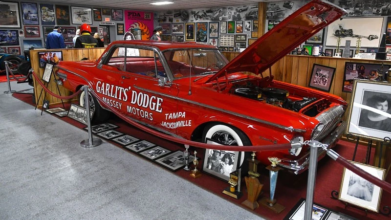 An Immaculate 1962 Dodge Dart Now Powered by a 440ci V-8