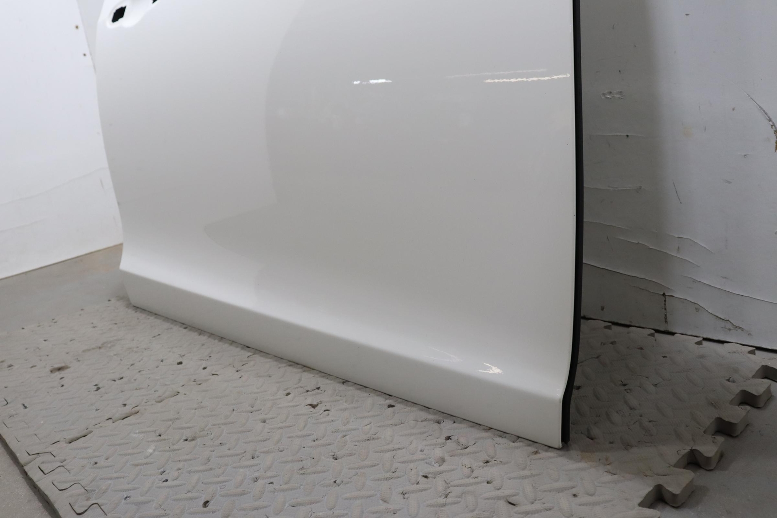 2014 - 2024 MASERATI QUATTROPORTE FRONT RIGHT SIDE DOOR SHELL OEM WHITE_BIA