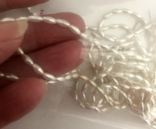 60" STRAND Vtg Creamy White Tiny Small RICE Pearl BEADS Craft Jewelry OLD Oval