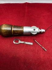 Vintage C.A. MYERS CO Arlington HTS, ILL USA "The AWL For All" Sewing Needle