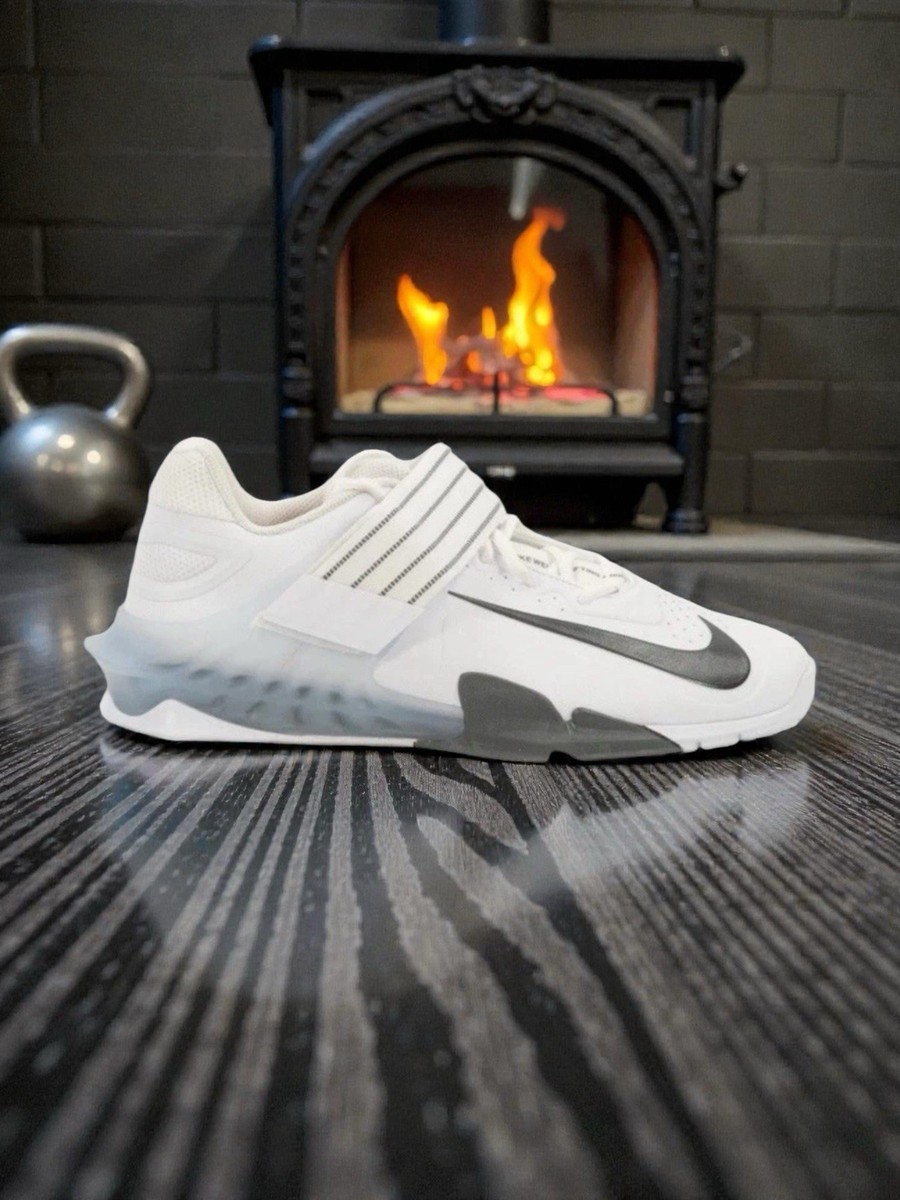 ロー Nike Savaleos White Black Weightlifting Shoe CV5708-100 Men's Size