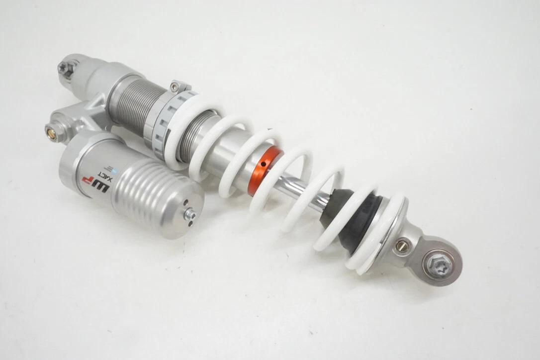 バックパッカー•シンドローム Mini Cooper Rear Shock Mount Guide Support VDC NEW OEM