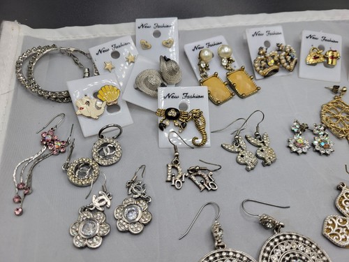 Jewelry Lot All pieces Wearable! 50 Pieces Earrings | Pendants- Lots Of Pieces! - Picture 4 of 10