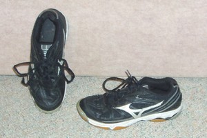 mizuno wave hurricane 2 volleyball shoes