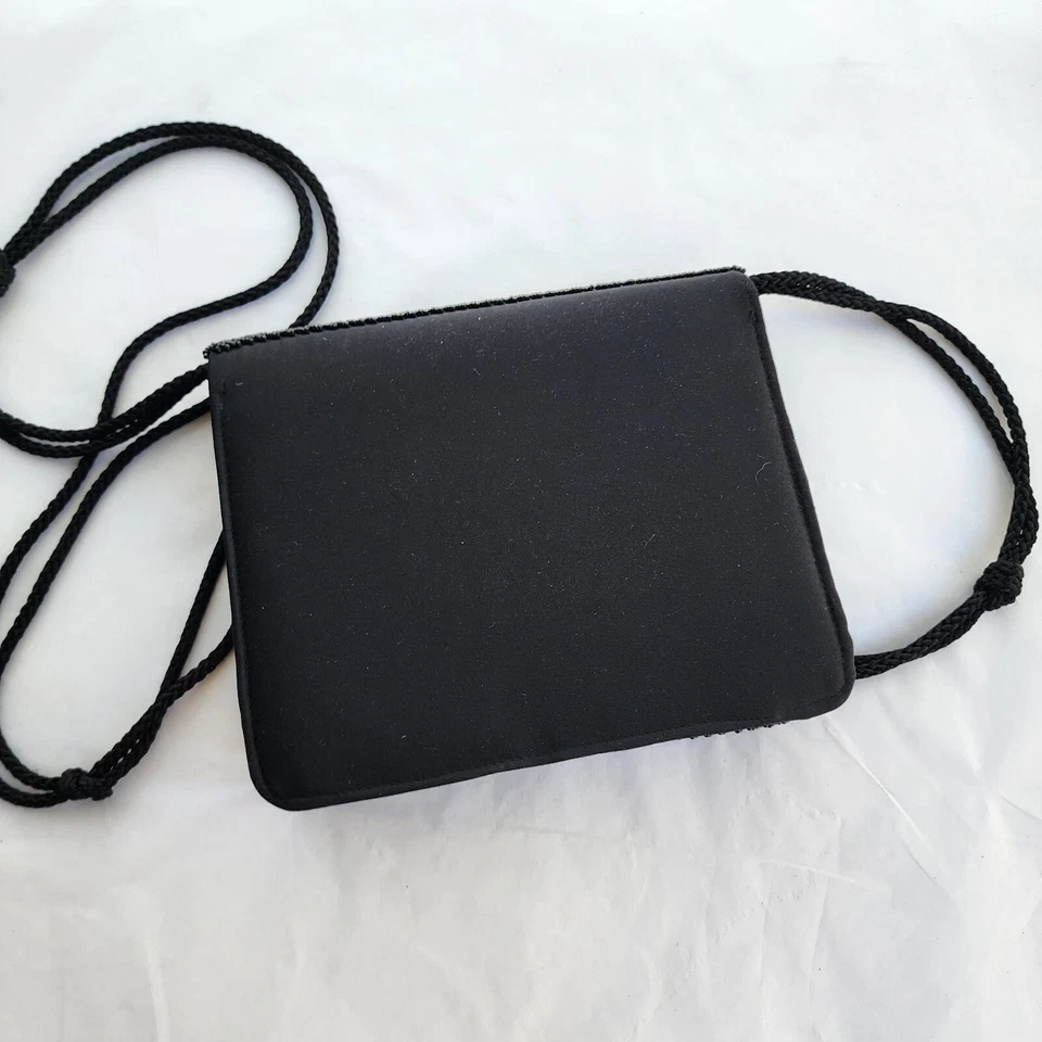 Bolso sin asas de hombro con cuentas Diane Von Furstenberg negro satinado vintage Foto 4 de 4